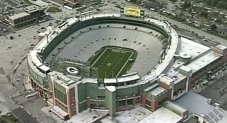 'Rogue drone' interrupts Packers game — WISN 12 Milwaukee