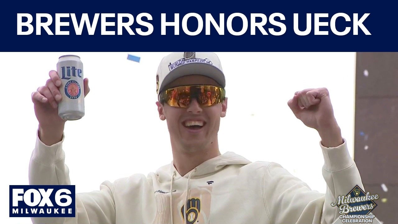 Brewers Championship Parade: Team stops at Uecker mural — Cedarburg Arts news